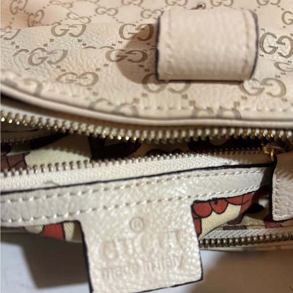 Gucci Beige Hobo Bag with Tassels - Picture 5 of 13